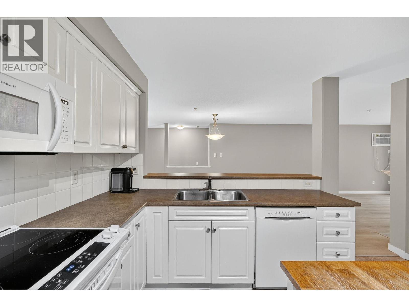 306 686 Lequime Road, Kelowna