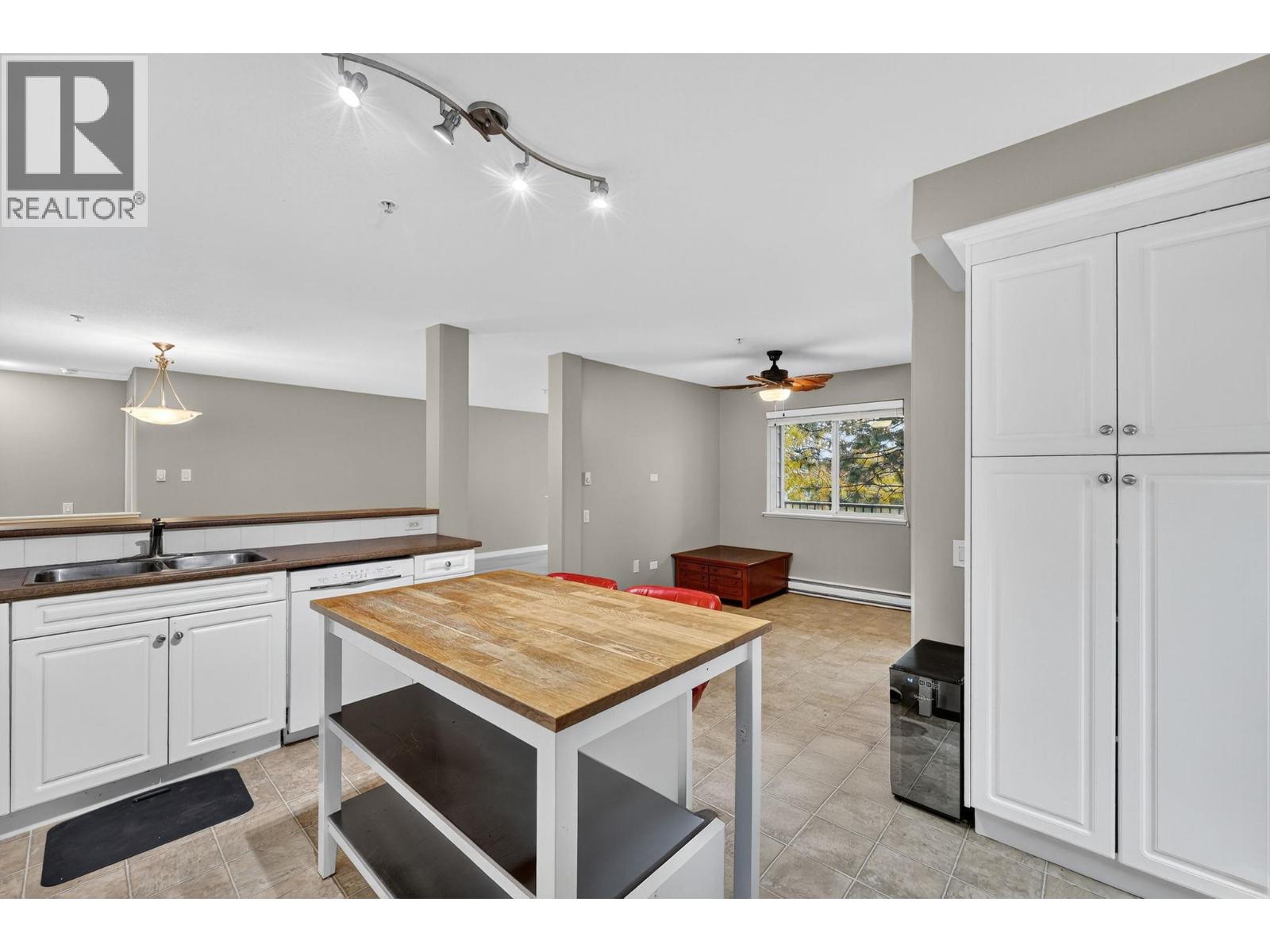 306 686 Lequime Road, Kelowna