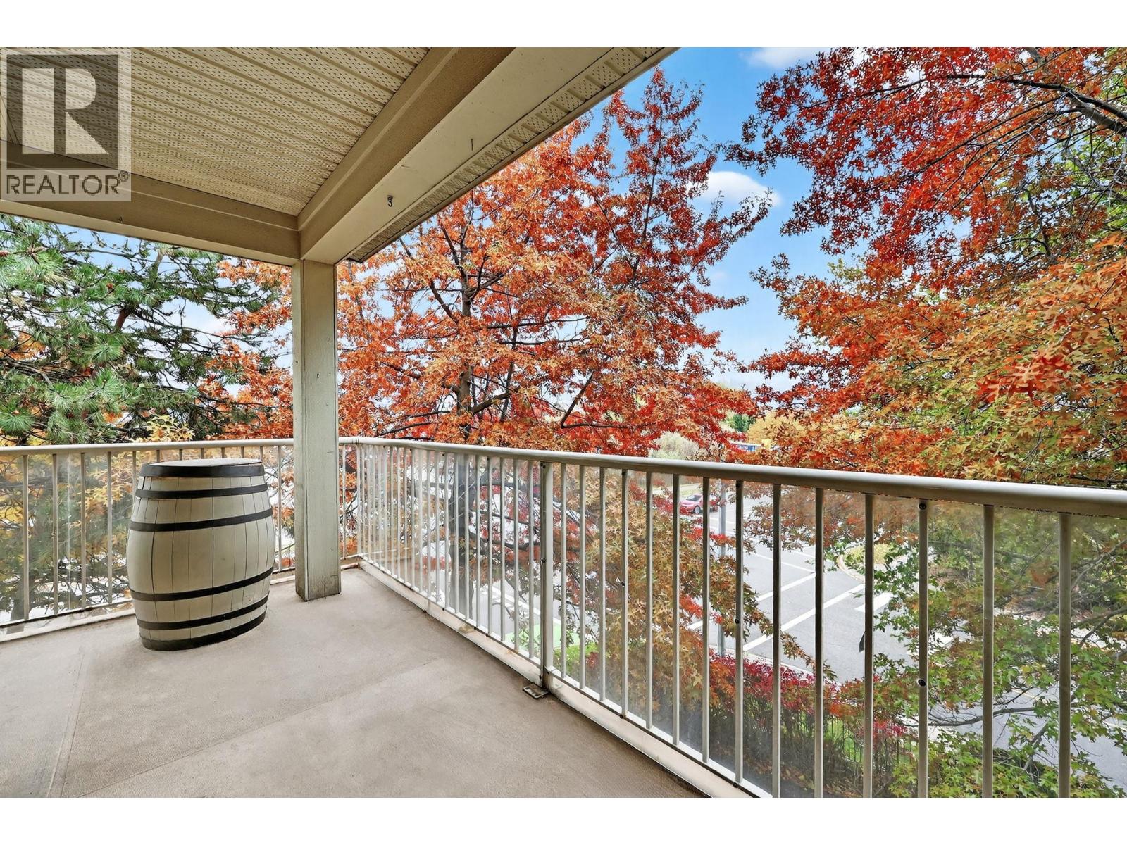 306 686 Lequime Road, Kelowna