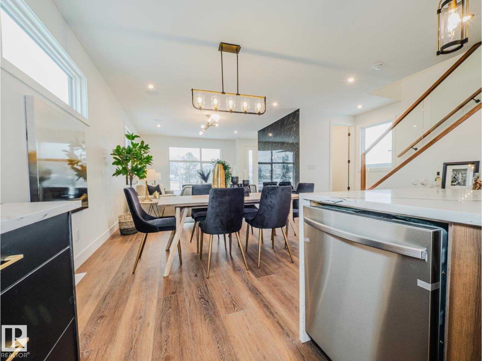 7607 98 AV NW, Edmonton