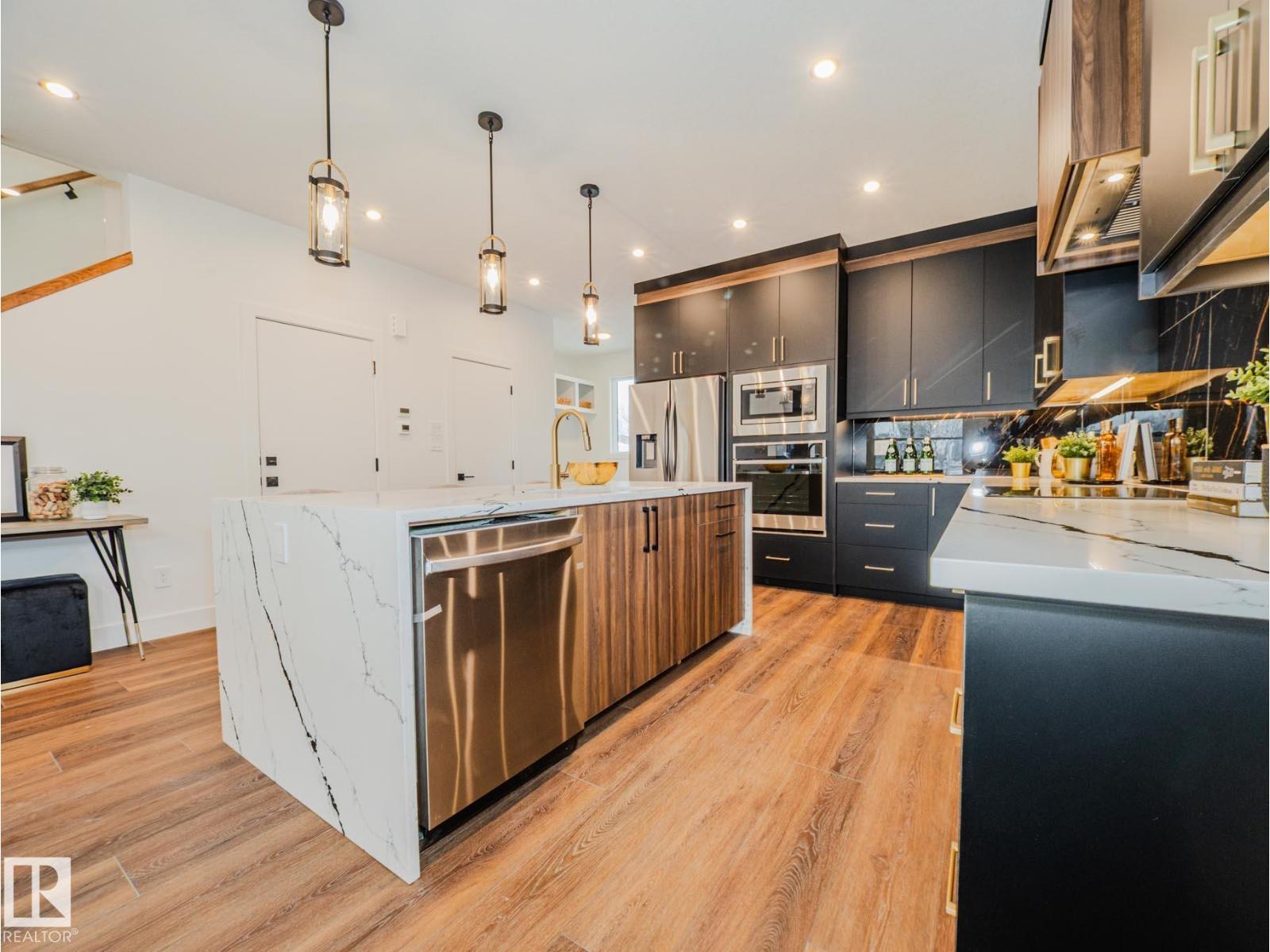 7607 98 AV NW, Edmonton