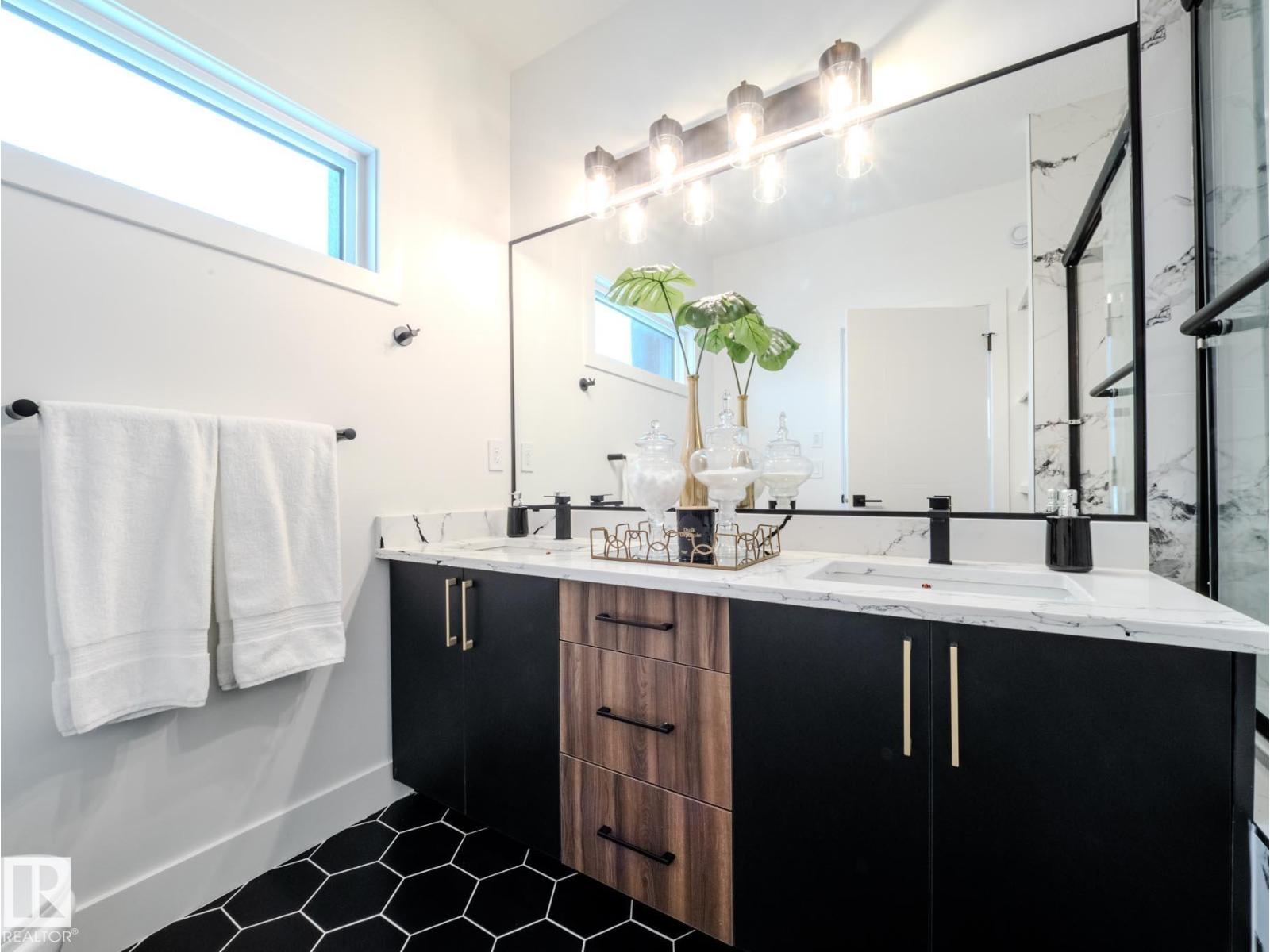 7607 98 AV NW, Edmonton