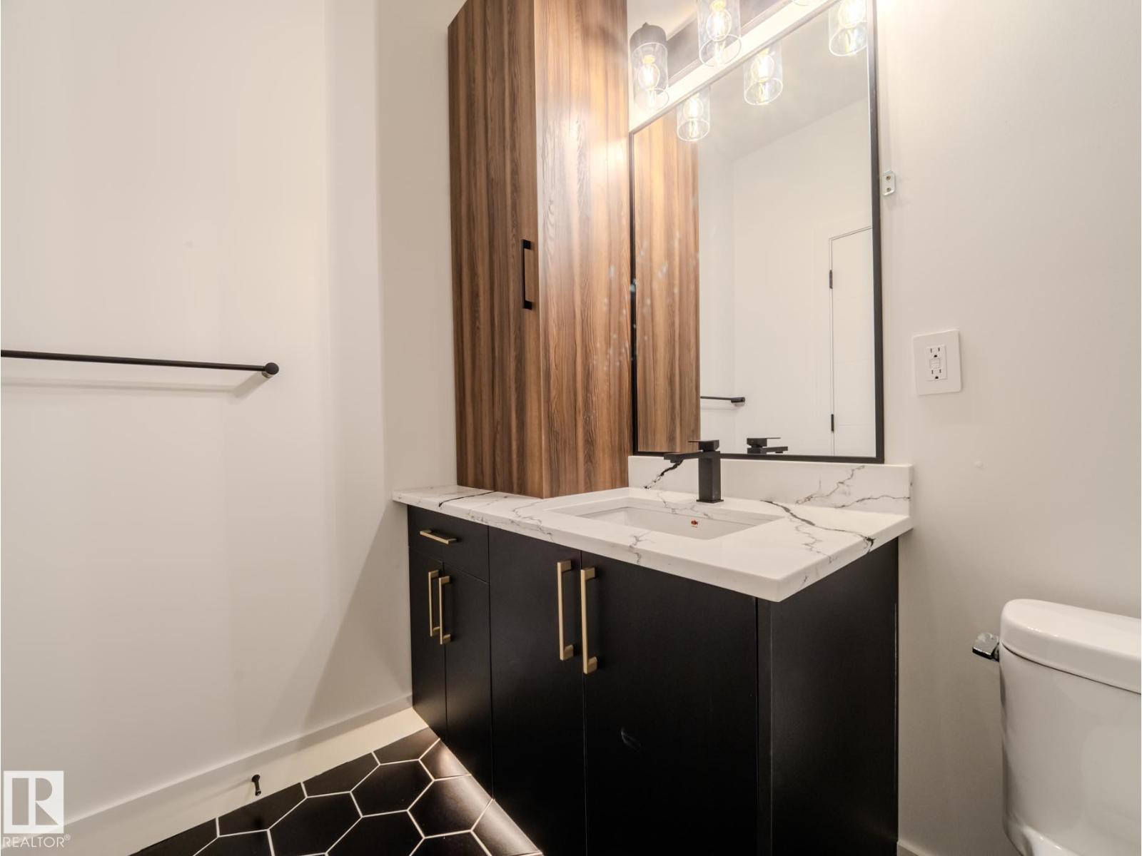 7607 98 AV NW, Edmonton