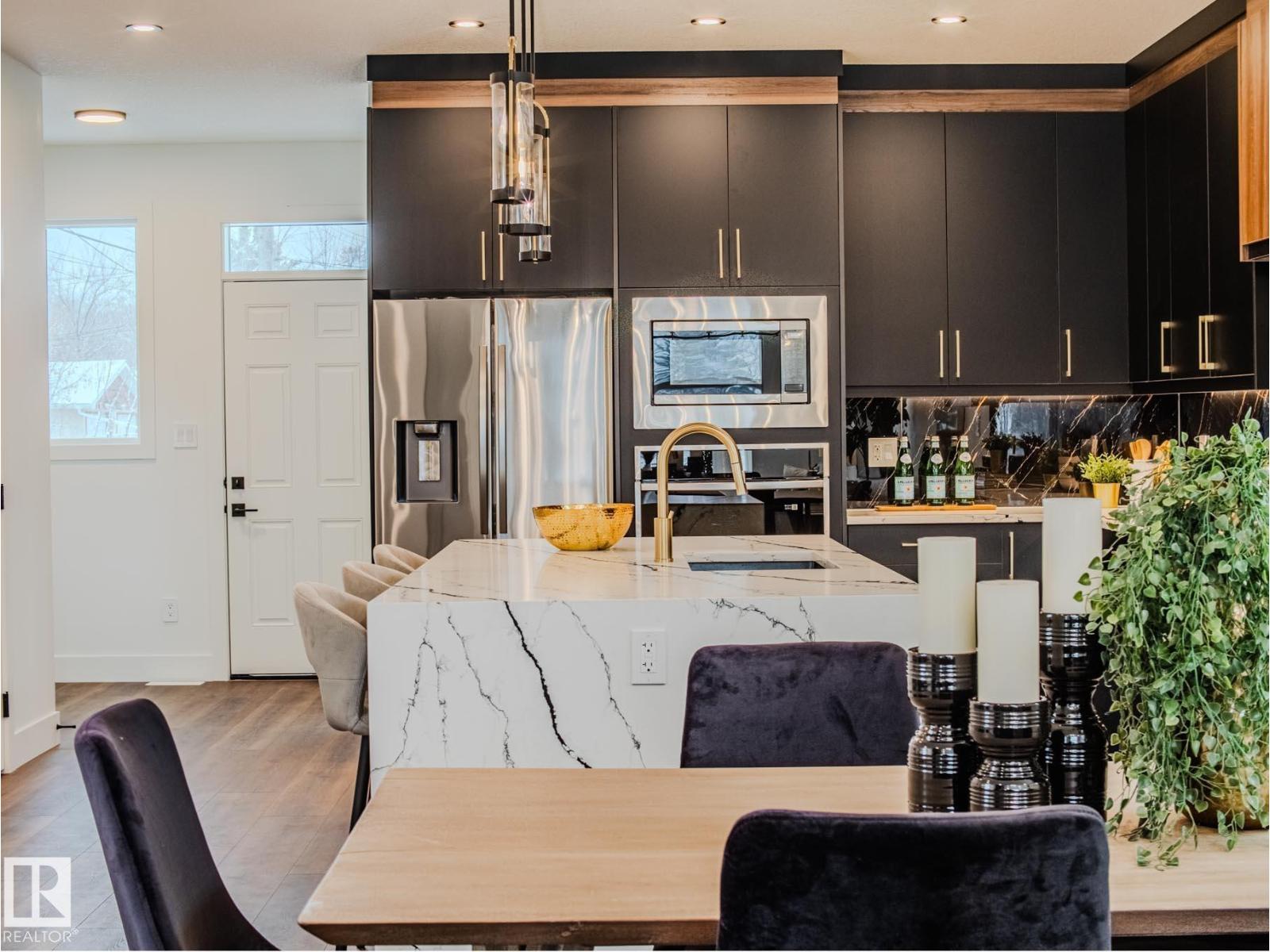 7607 98 AV NW, Edmonton