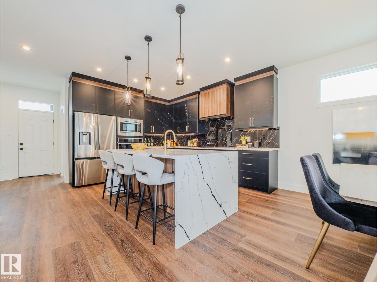 7607 98 AV NW, Edmonton