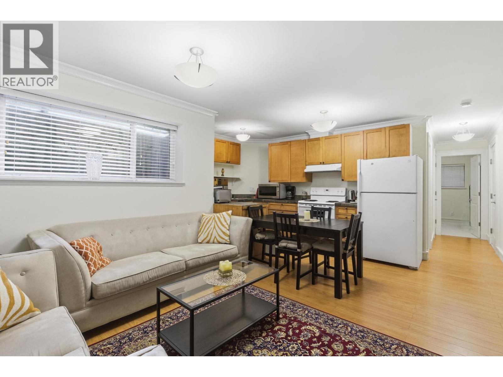 1017 CANYON BOULEVARD, North Vancouver