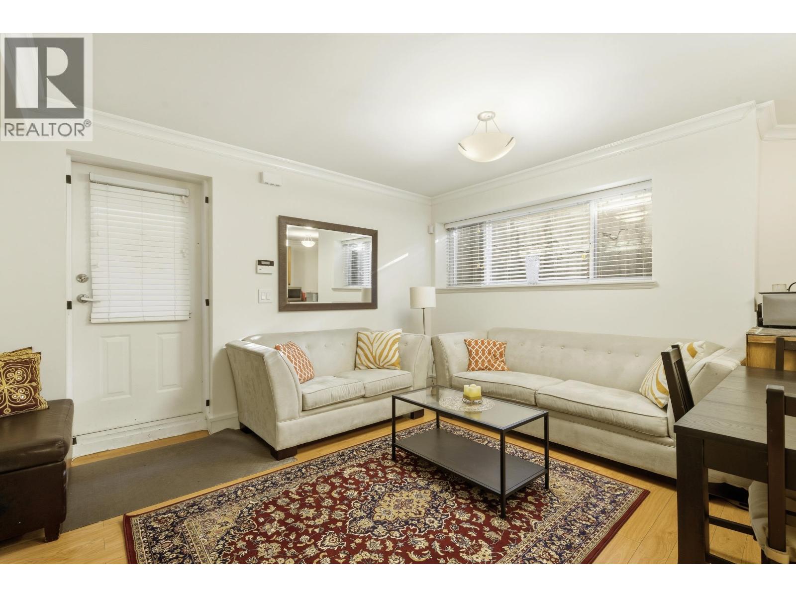 1017 CANYON BOULEVARD, North Vancouver