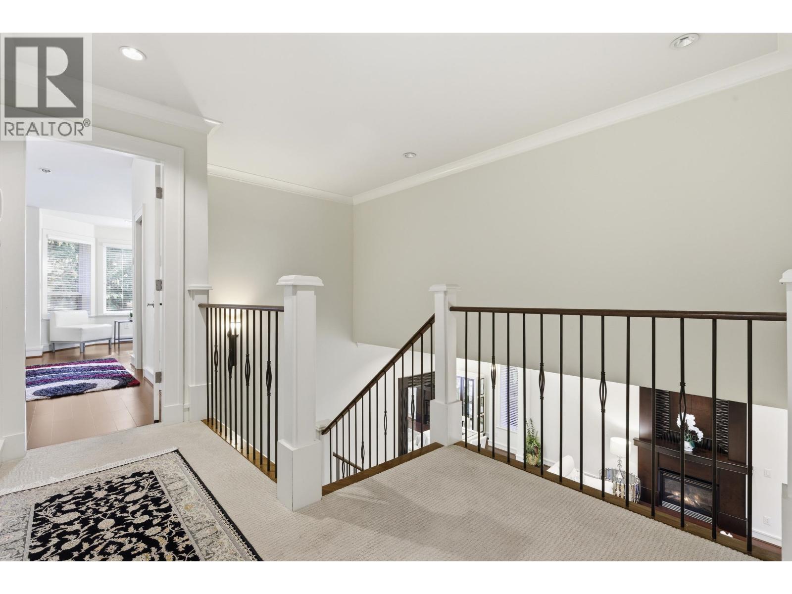 1017 CANYON BOULEVARD, North Vancouver