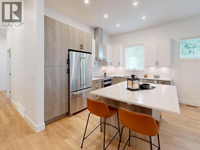 4070 SATURNA AVE, Powell River