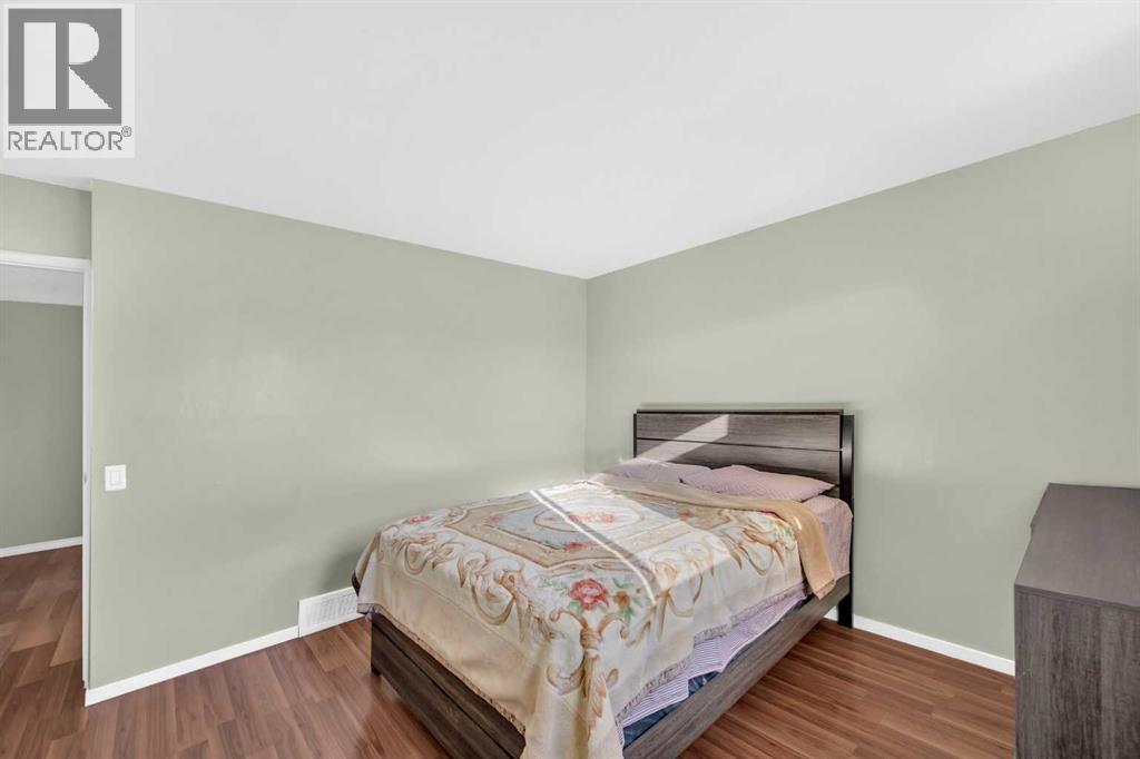 Single Family House Bungalow for Sale in  Falworth Road NE Falconridge Calgary 