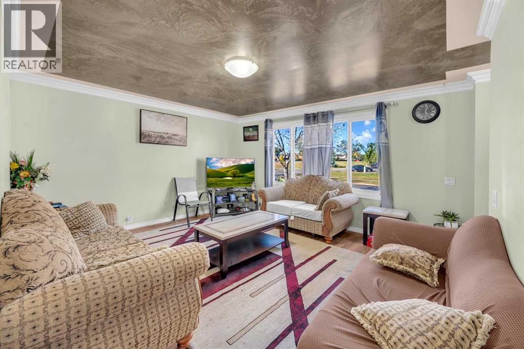 Single Family House Bungalow for Sale in  Falworth Road NE Falconridge Calgary 