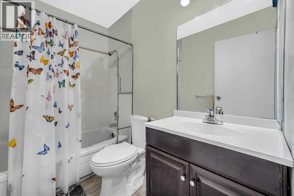 Single Family House Bungalow for Sale in  Falworth Road NE Falconridge Calgary 