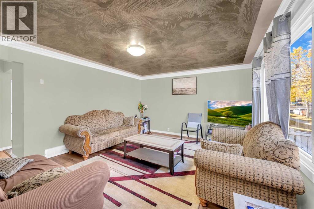 Single Family House Bungalow for Sale in  Falworth Road NE Falconridge Calgary 