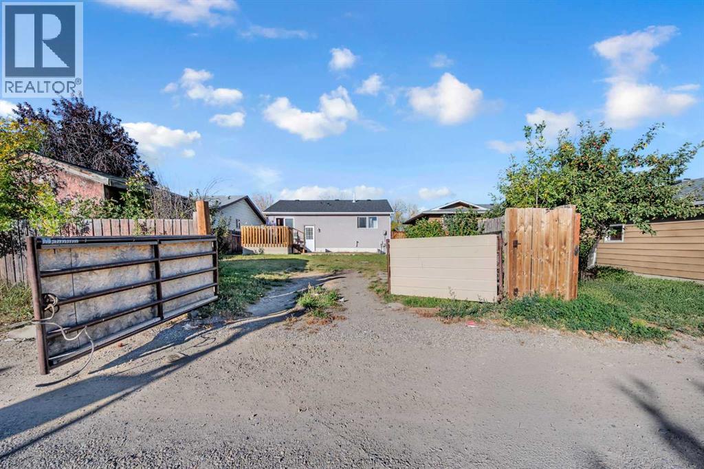 Single Family House Bungalow for Sale in  Falworth Road NE Falconridge Calgary 