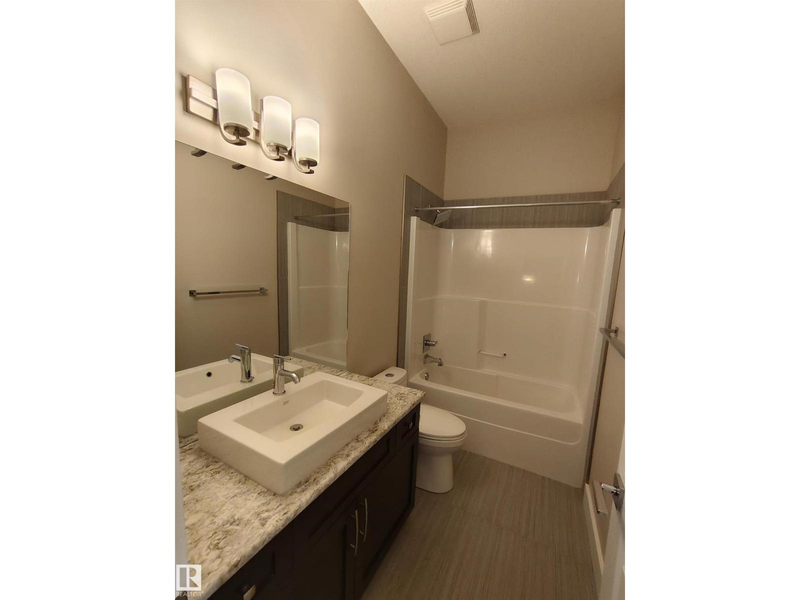 9527 75 AV NW, Edmonton