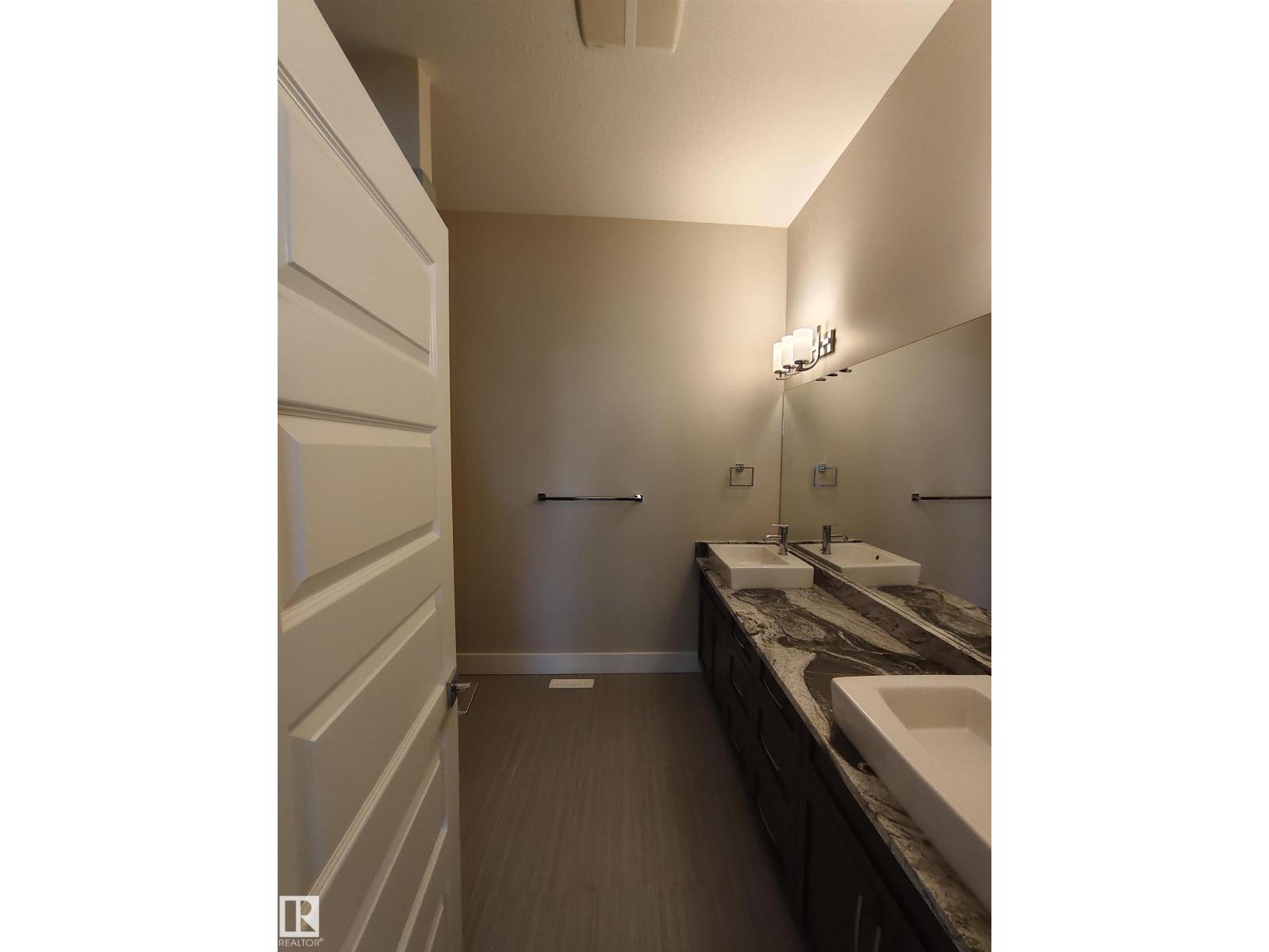 9527 75 AV NW, Edmonton