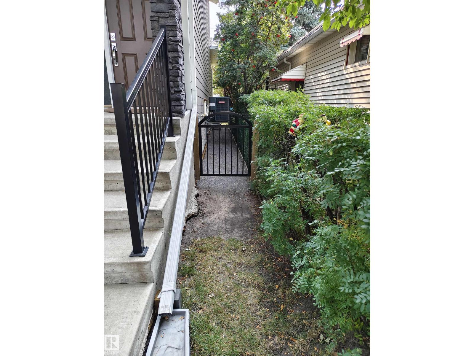 9527 75 AV NW, Edmonton