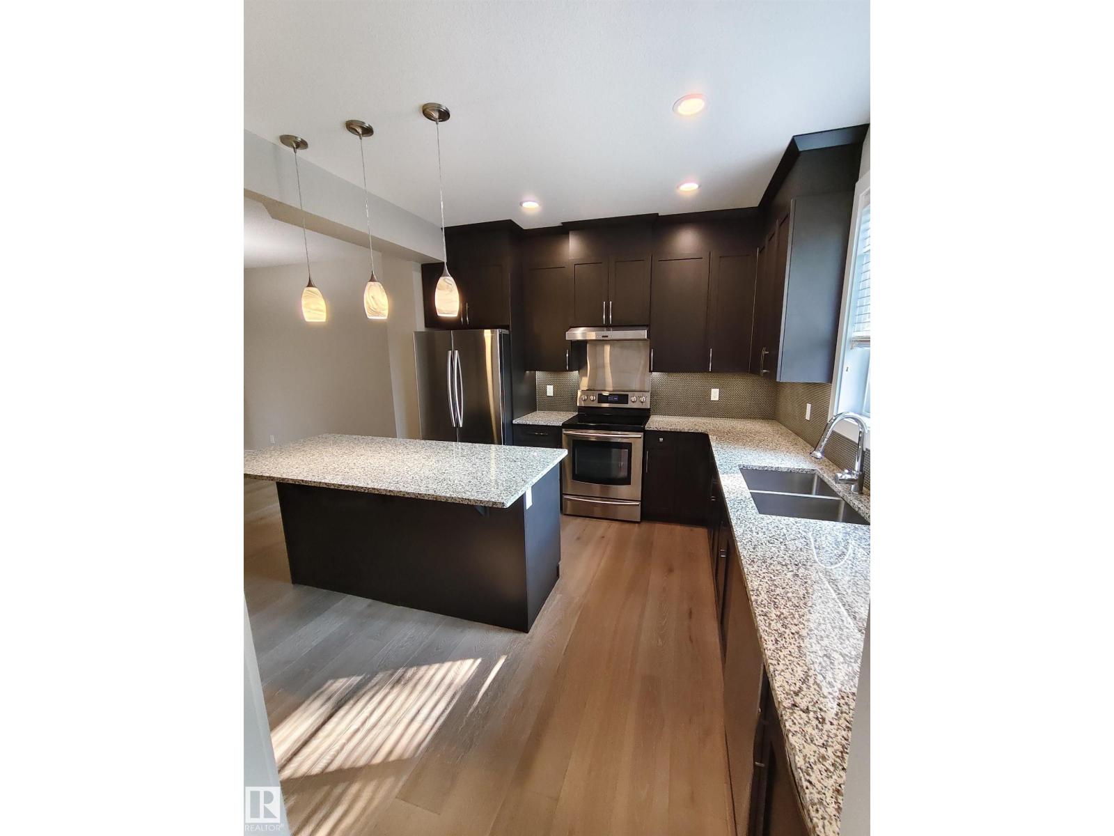 9527 75 AV NW, Edmonton