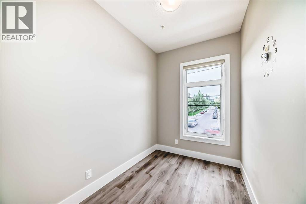 Single Family House Multi-level for Sale in    Avenue SW Scarboro Calgary 