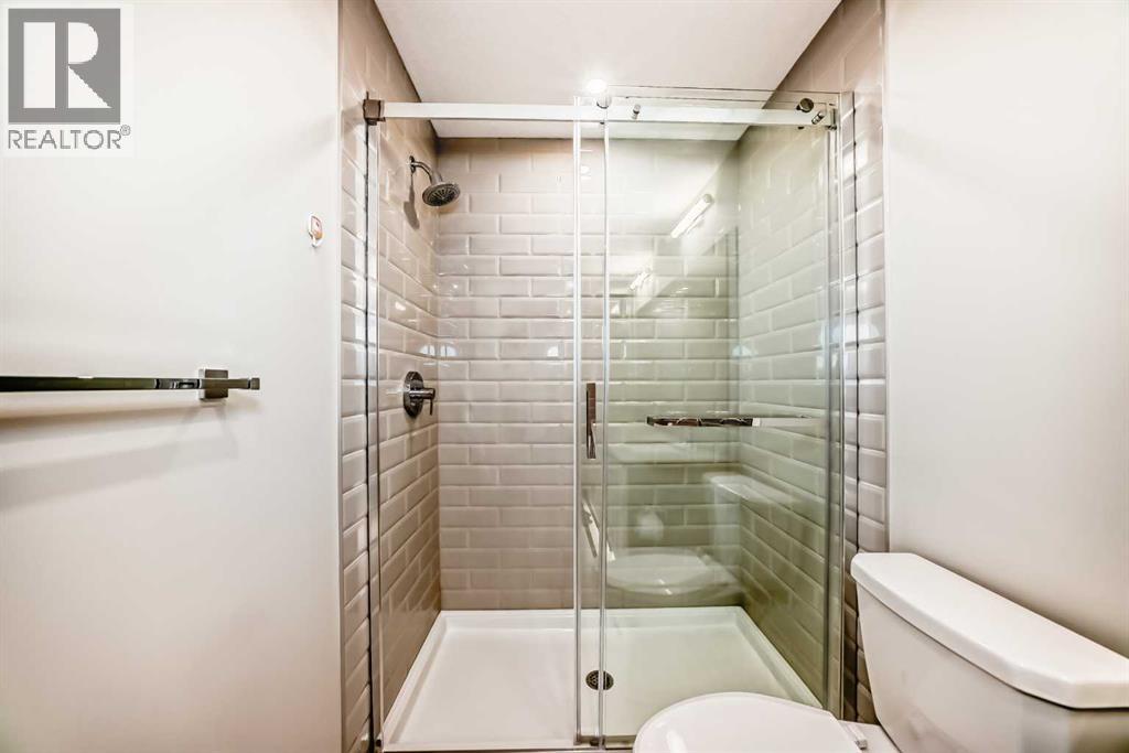 Single Family House Multi-level for Sale in    Avenue SW Scarboro Calgary 