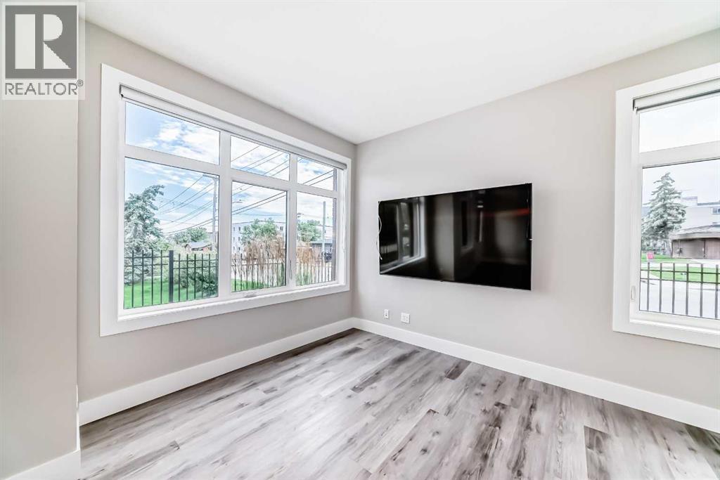 Single Family House Multi-level for Sale in    Avenue SW Scarboro Calgary 