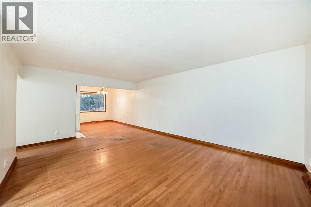 Single Family House Bi-level for Sale in  Centre Street NE Thorncliffe Calgary 