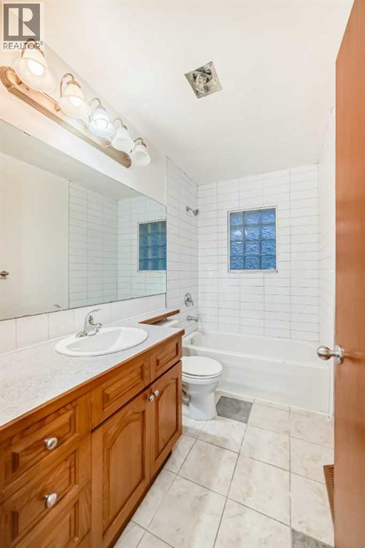 Single Family House Bi-level for Sale in  Centre Street NE Thorncliffe Calgary 