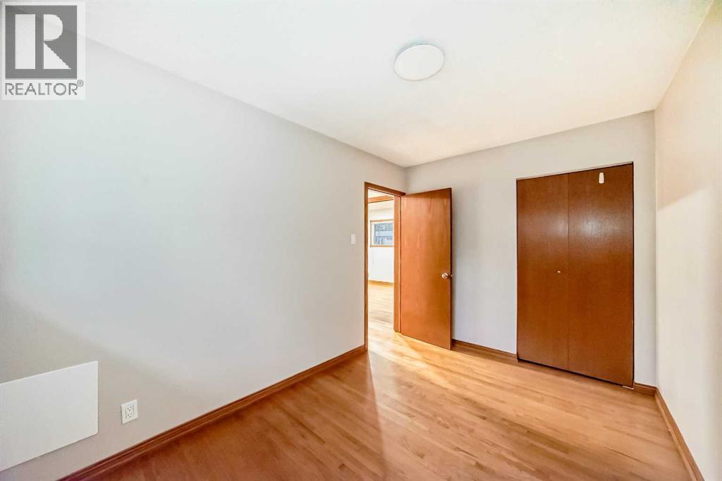 Single Family House Bi-level for Sale in  Centre Street NE Thorncliffe Calgary 