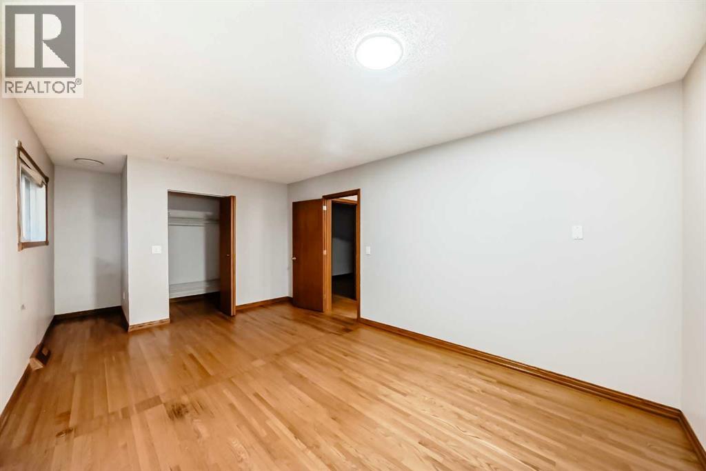 Single Family House Bi-level for Sale in  Centre Street NE Thorncliffe Calgary 