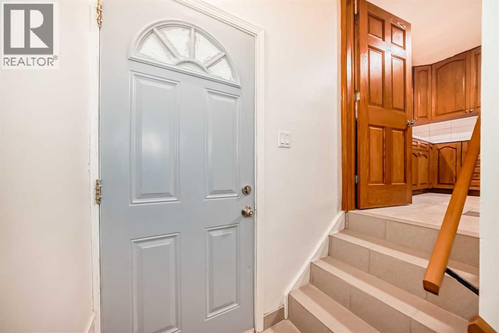 Single Family House Bi-level for Sale in  Centre Street NE Thorncliffe Calgary 