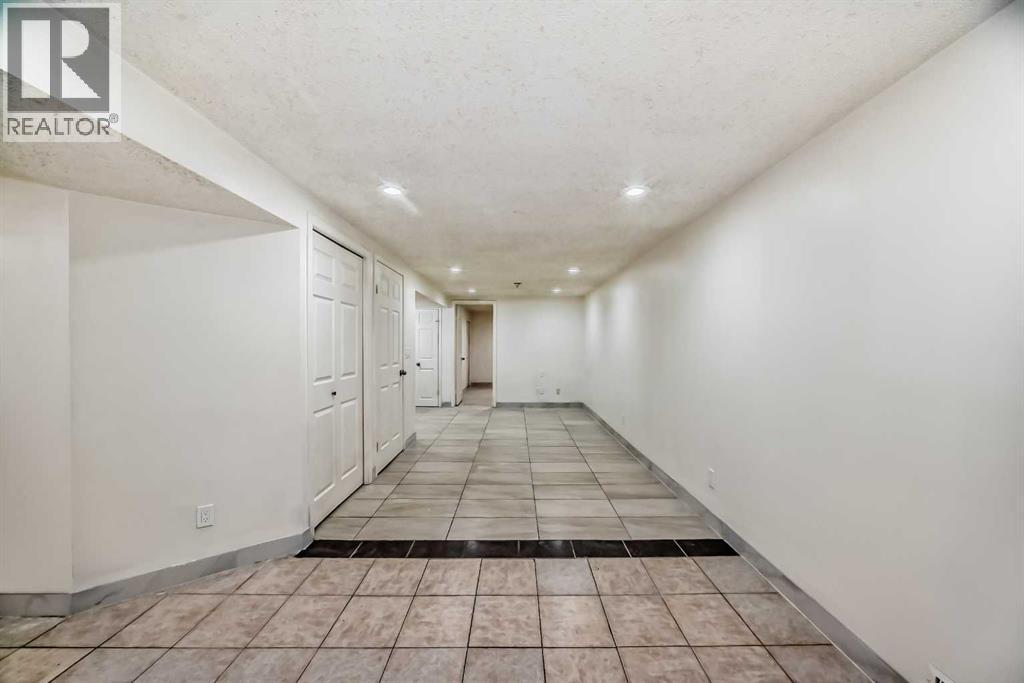 Single Family House Bi-level for Sale in  Centre Street NE Thorncliffe Calgary 