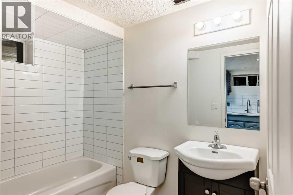 Single Family House Bi-level for Sale in  Centre Street NE Thorncliffe Calgary 