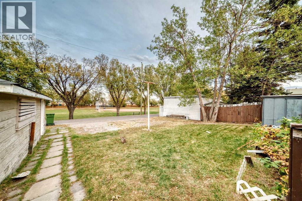 Single Family House Bi-level for Sale in  Centre Street NE Thorncliffe Calgary 