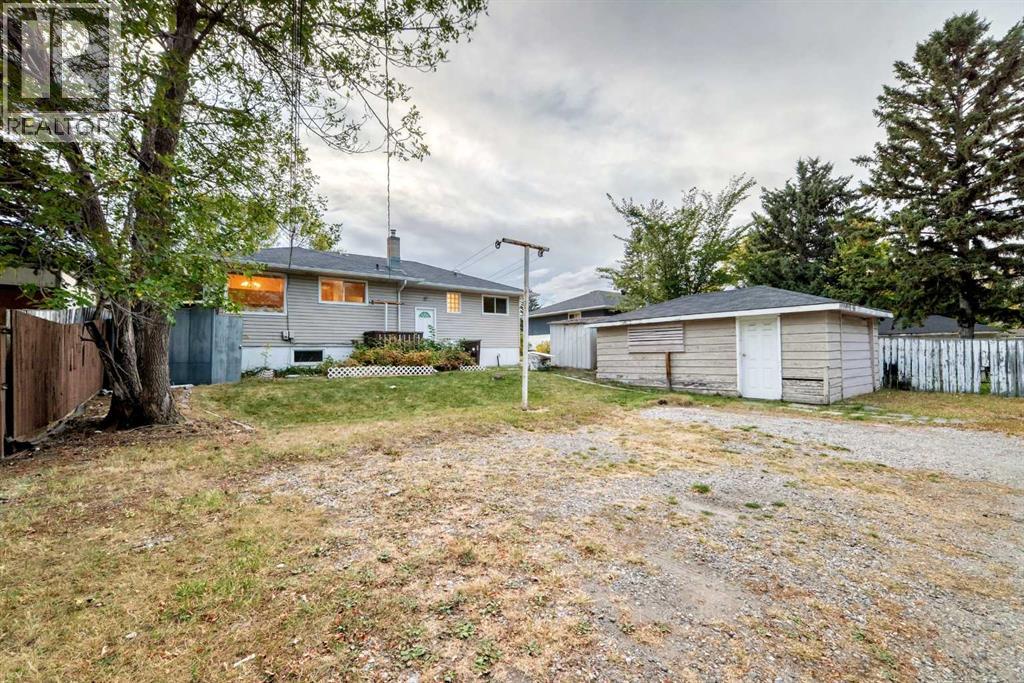 Single Family House Bi-level for Sale in  Centre Street NE Thorncliffe Calgary 
