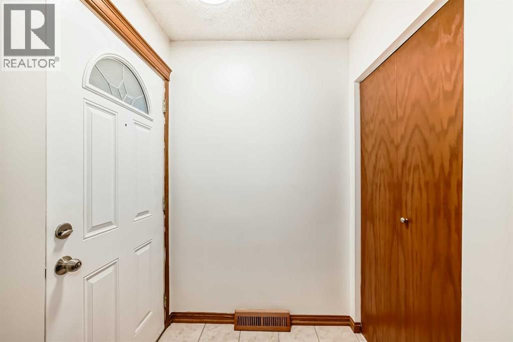 Single Family House Bi-level for Sale in  Centre Street NE Thorncliffe Calgary 