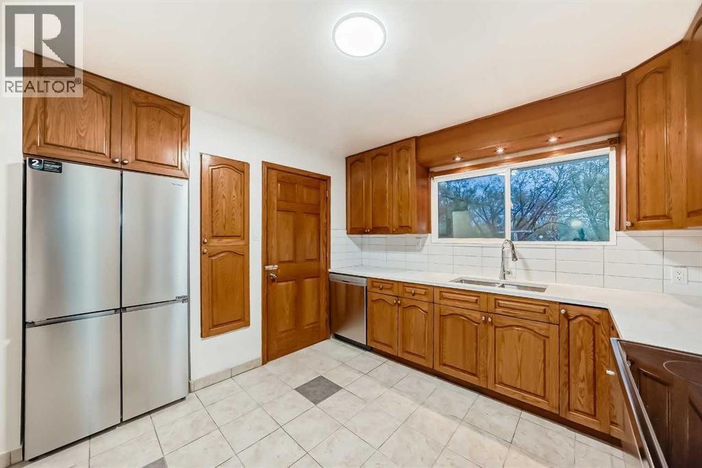 Single Family House Bi-level for Sale in  Centre Street NE Thorncliffe Calgary 