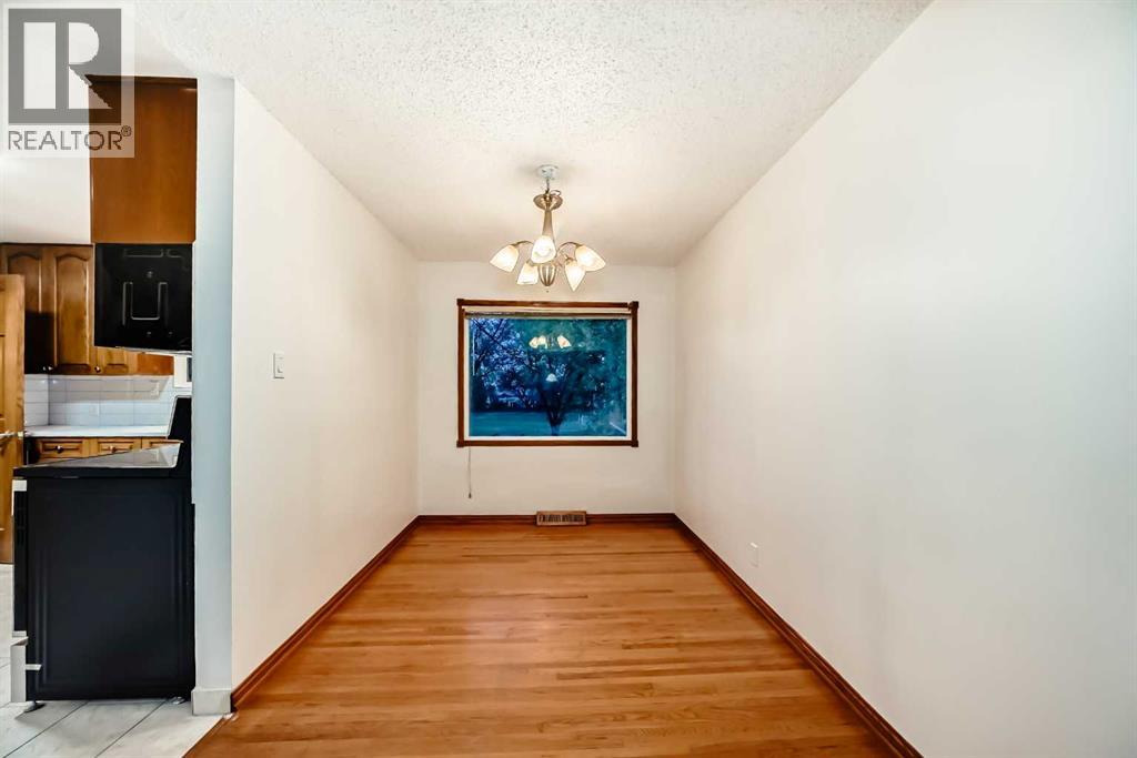 Single Family House Bi-level for Sale in  Centre Street NE Thorncliffe Calgary 