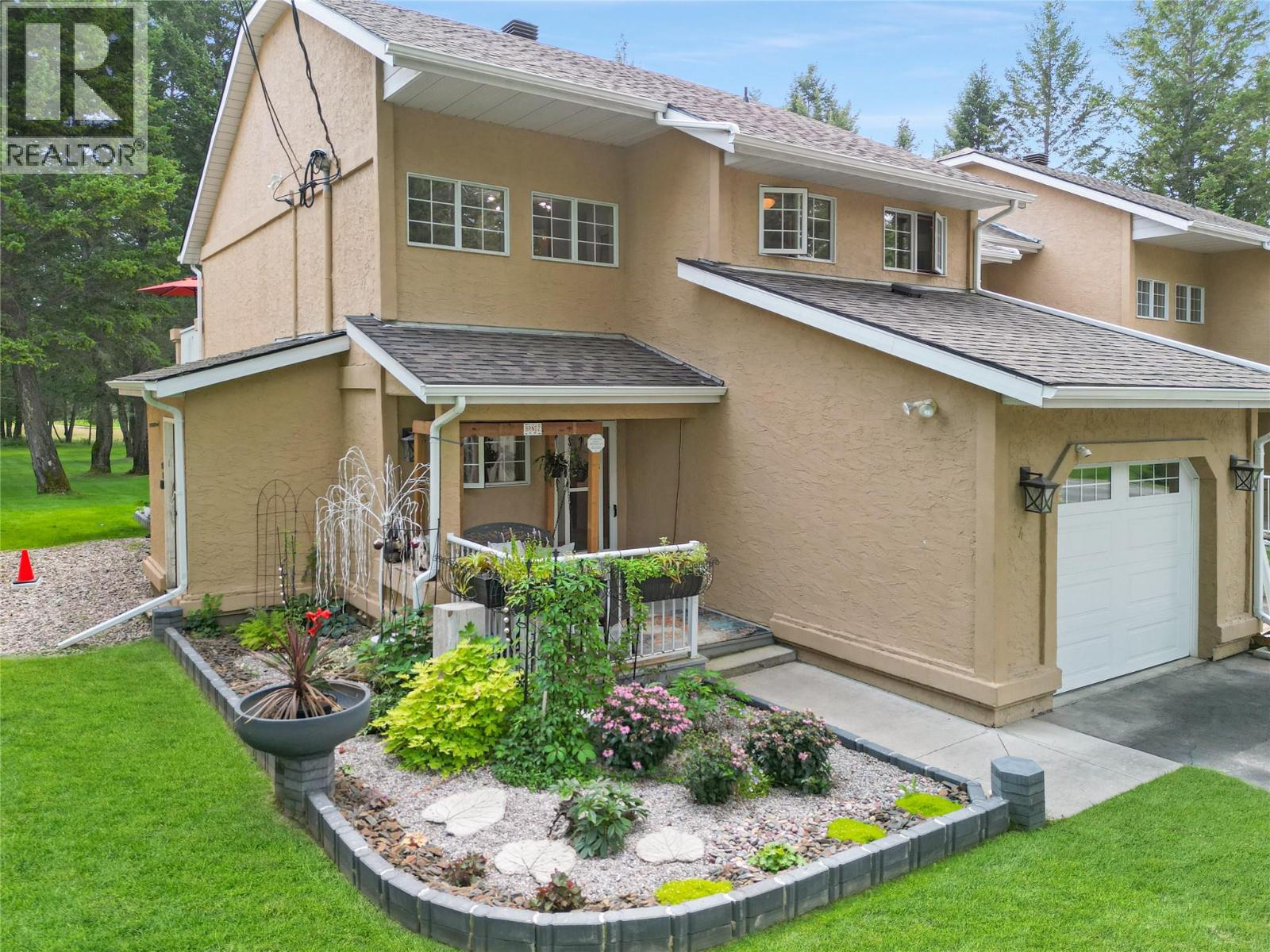 4850 MCKAY Street, Radium Hot Springs - Exteriors - Photo 2