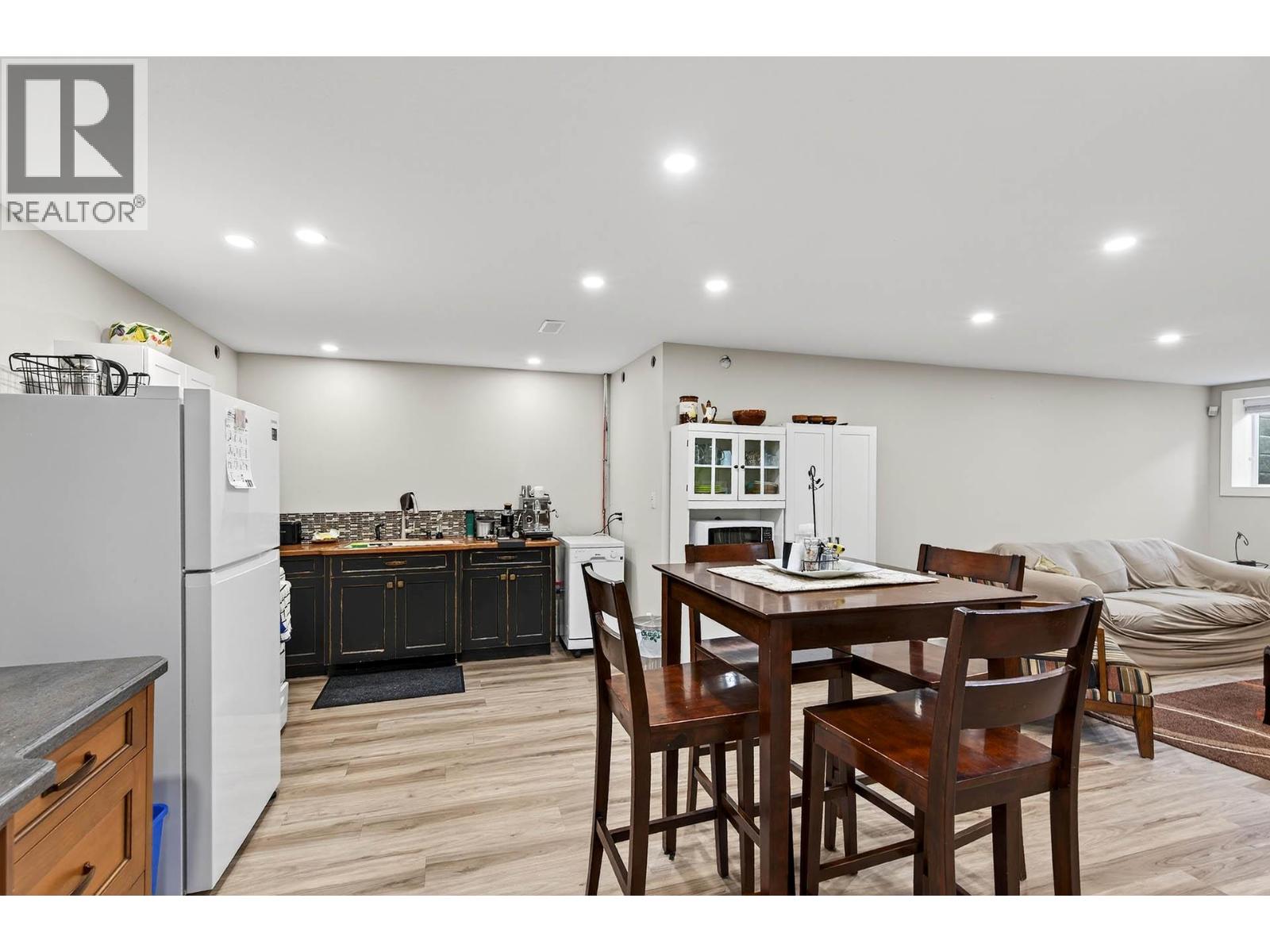 2935 CHEAKAMUS PLACE - 60