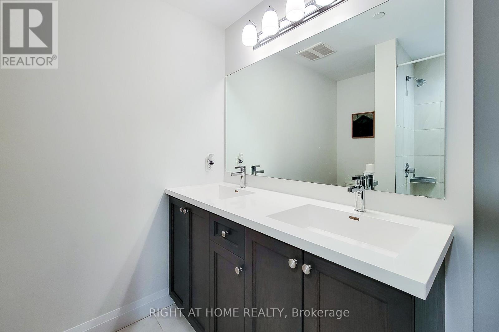 Single Family House for Sale in    REDFERN AVENUE Hamilton (Mountview) 