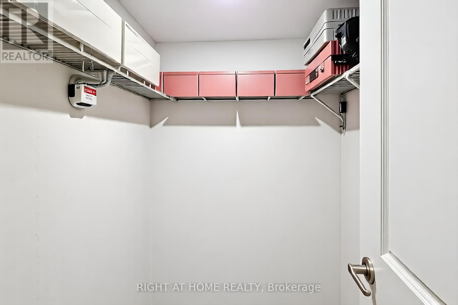 Single Family House for Sale in    REDFERN AVENUE Hamilton (Mountview) 