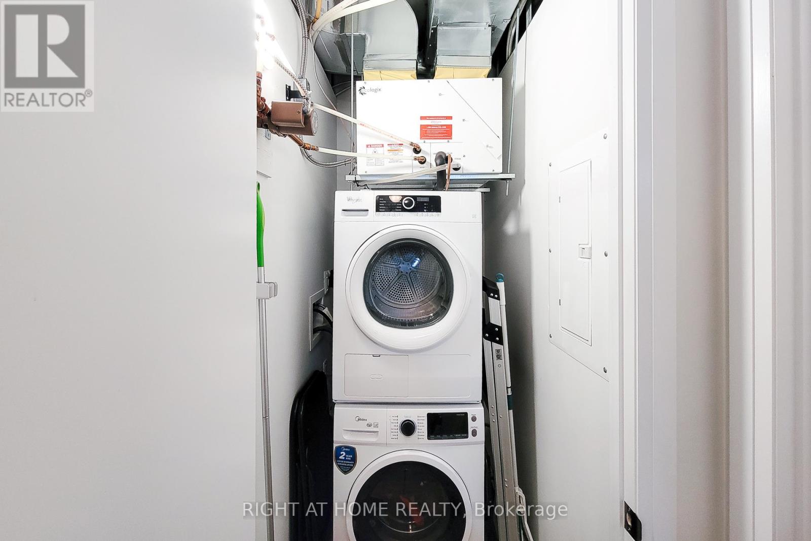 Single Family House for Sale in    REDFERN AVENUE Hamilton (Mountview) 