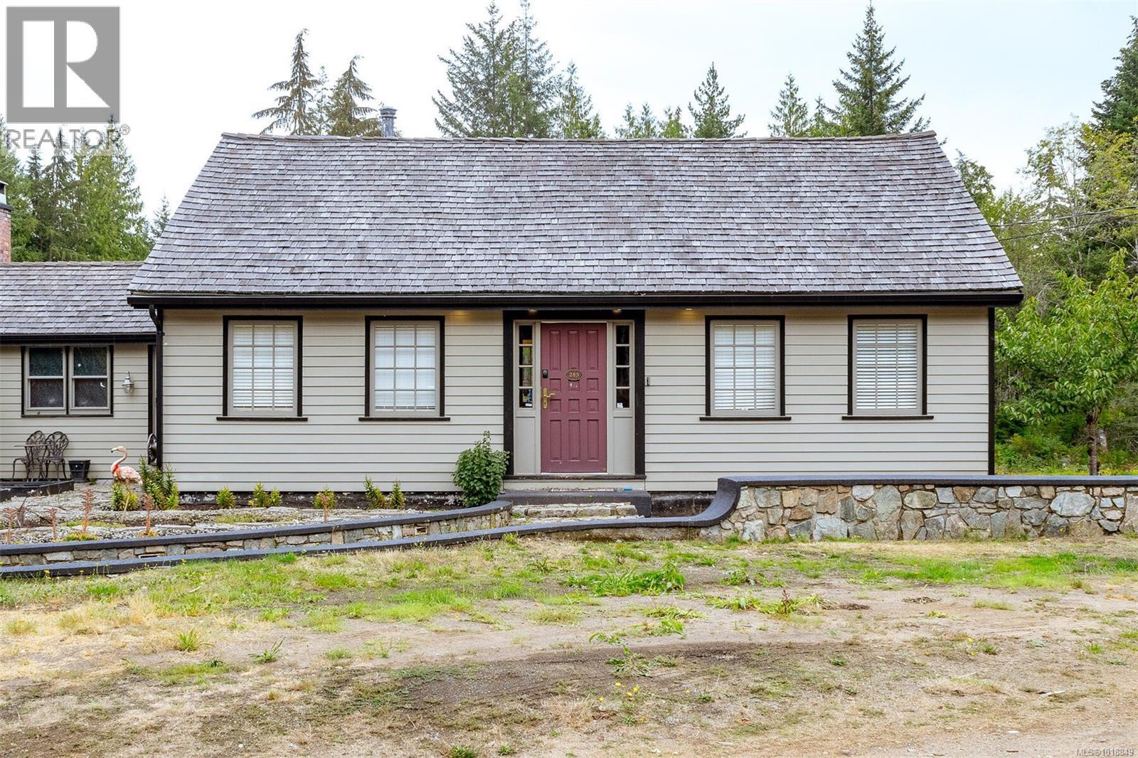 285 Polegate Rd, Qualicum Beach