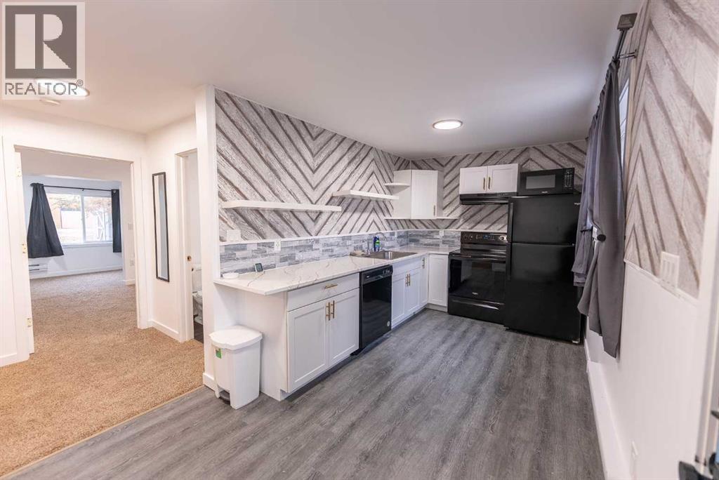 Single Family House Bungalow for Sale in   Avenue Rosedale Stettler 