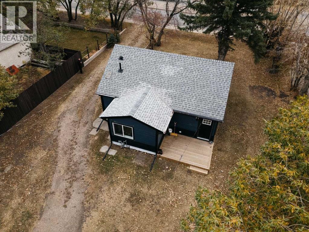 Single Family House Bungalow for Sale in   Avenue Rosedale Stettler 