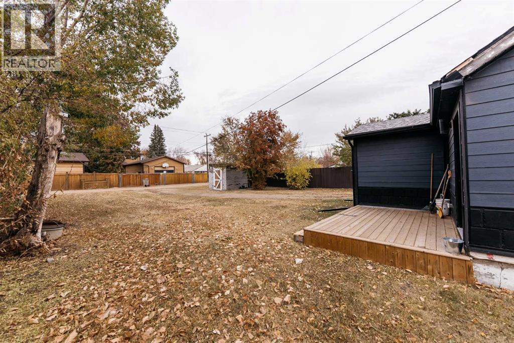 Single Family House Bungalow for Sale in   Avenue Rosedale Stettler 