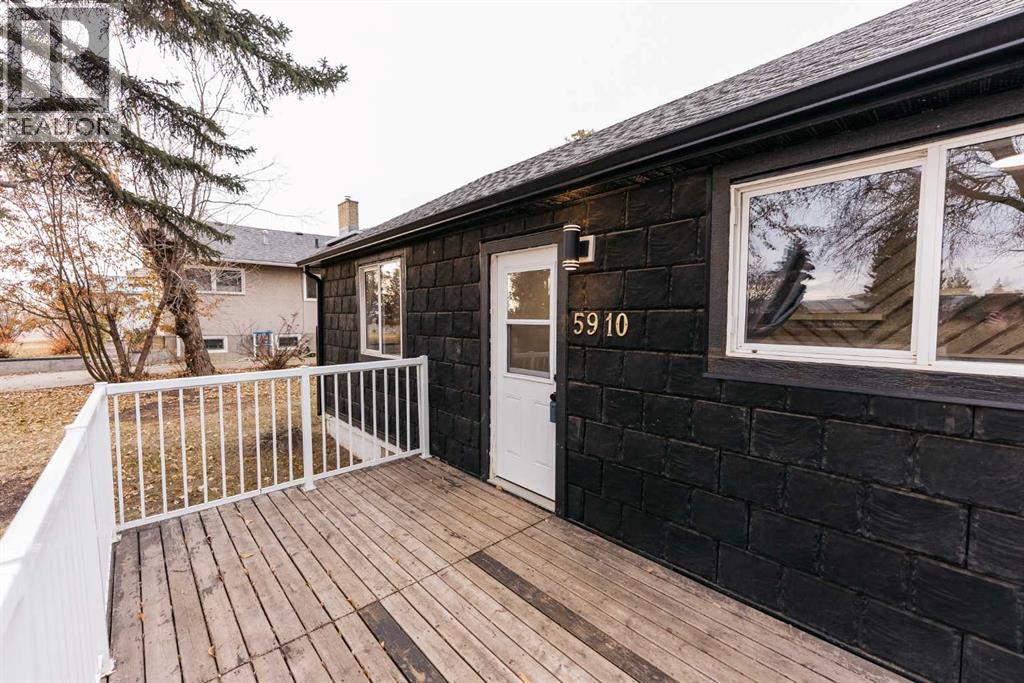 Single Family House Bungalow for Sale in   Avenue Rosedale Stettler 