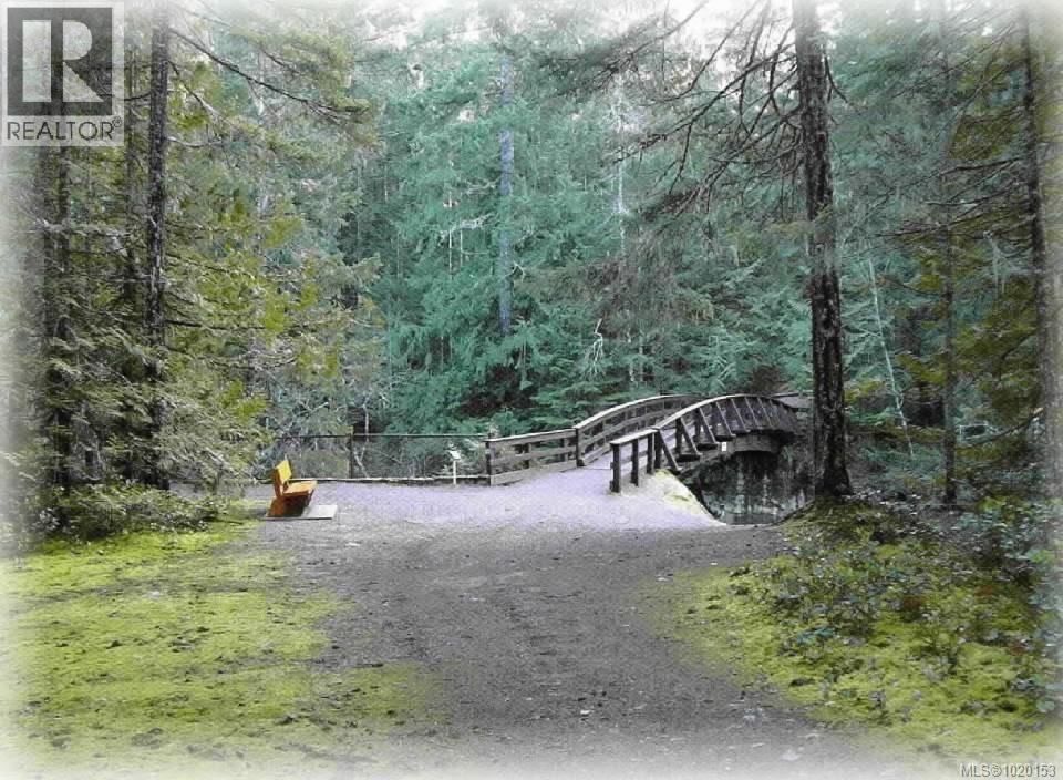 5 Ashling Rd, Qualicum Beach