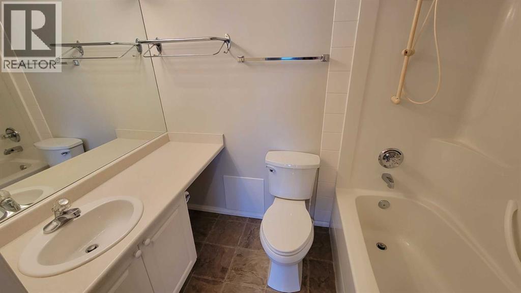 Single Family House for Sale in   Simcoe Boulevard SW Signal Hill Calgary 