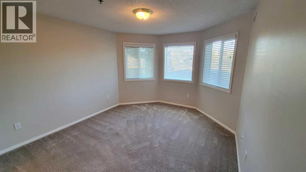 Single Family House for Sale in   Simcoe Boulevard SW Signal Hill Calgary 